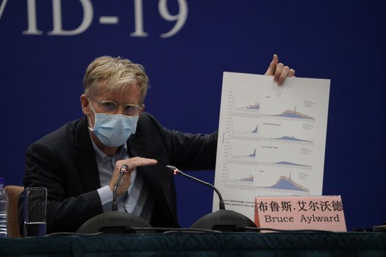 Bruce Aylward, şeful Misiunii OMS din China: Virusul gripal se răspândeşte rapid, dar nu este o pandemie / China a luat măsuri adecvate