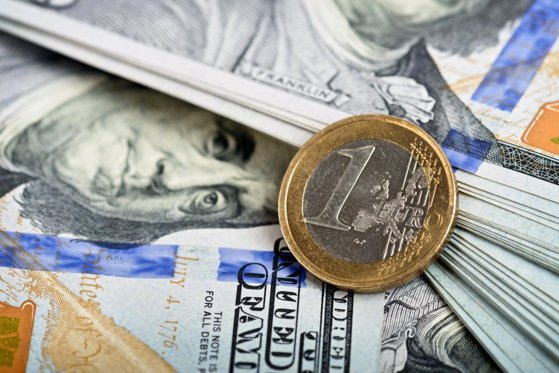Bulgaria întârzie procedurile de adoptare a monedei euro