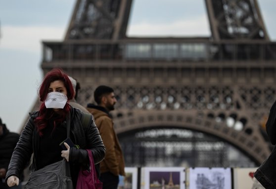 Economia franceză, în pericol din cauza epidemiei de coronavirus. Sectorul turismului este puternic afectat
