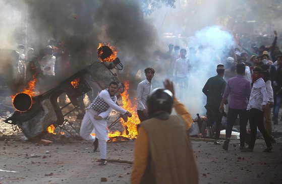VIDEO. Protestele din India: Cel puţin 19 persoane au murit, iar alte 15 au ajuns la spital în stare critică