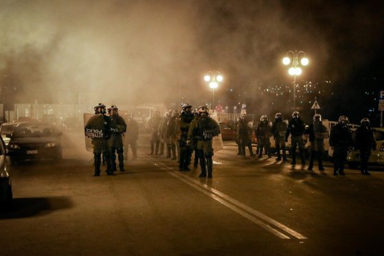 Sute de protestatari pe străzile din Grecia. Poliţia a intervenit cu gaz lacrimogen