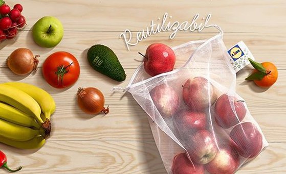 Încă un lanţ de retail din România a introdus în magazine săculeţi reutilizabili pentru fructe şi legume