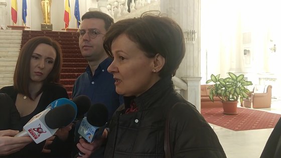 Gabriela Scutea a venit, în prima zi de muncă, la Parchetul General însoţită de ministrul Cătălin Predoiu