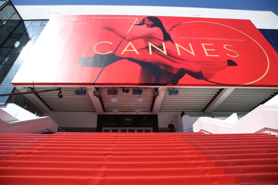 Cannes: după anularea Festivalului de Film, Palatul de pe Croazetă e transformat în adăpost pentru cei fără domiciliu