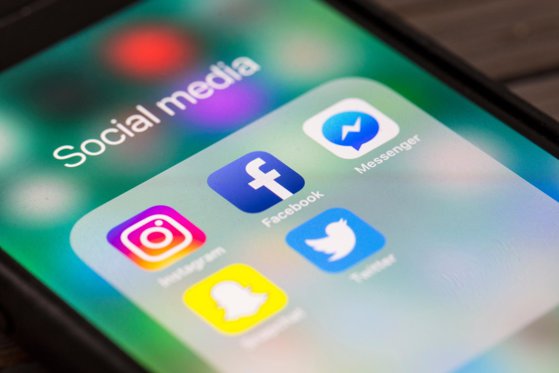 Twitter testează introducerea de story-uri după modelul Snapchat Instagram şi Facebook