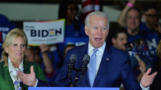 Joe Biden investeşte mai mult decât oricând în reclame