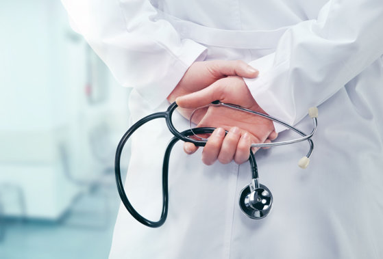 SUA: Spitalele le spun medicilor că vor fi concediaţi dacă vorbesc despre lipsa de echipamente de protecţie