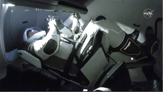 VIDEO | Crew Dragon a ajuns la destinaţie: a andocat pe Staţia Spaţială Internaţională la aproximativ 19 ore de la lansare