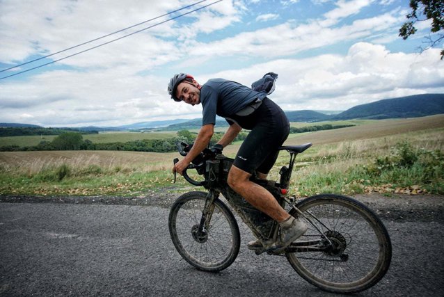 Un român a făcut turul Ungariei pe bicicletă. Bagoly Levente a făcut trei tururi pe distanţă lungă în Europa