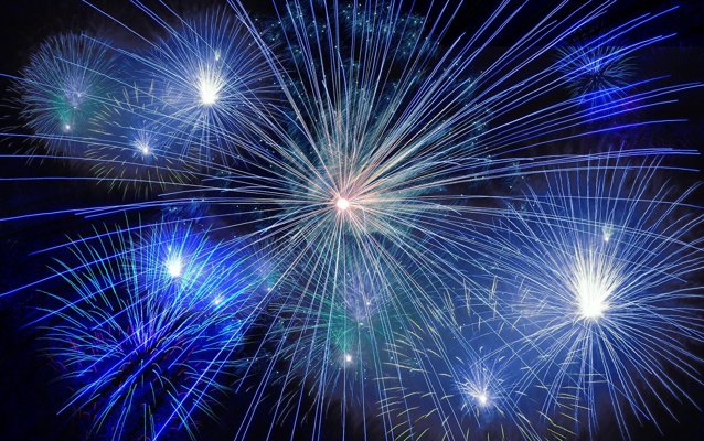 Revelionul în era Covid: Focurile de artificii din Braşov şi Alba Iulia vor fi transmise pe Facebook de Primărie