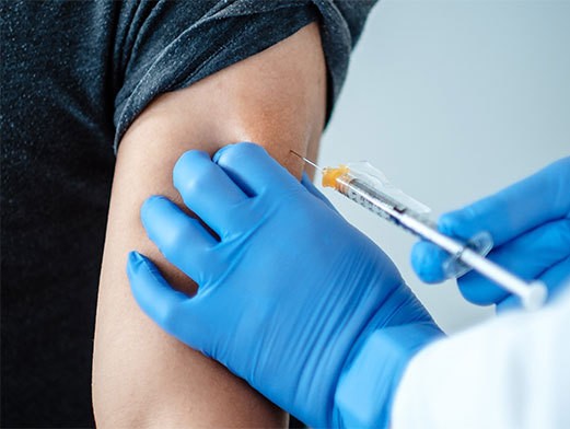 Consilierii OMS pentru vaccinuri spun că administrarea celei de-a doua doze a vaccinului Pfizer poate fi amânată