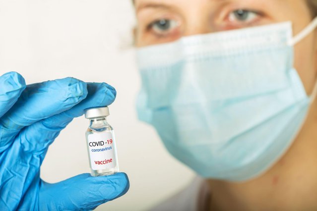 Un farmacist din SUA a fost arestat după ce ar contaminat intenţionat 500 de doze de vaccin împotriva COVID-19