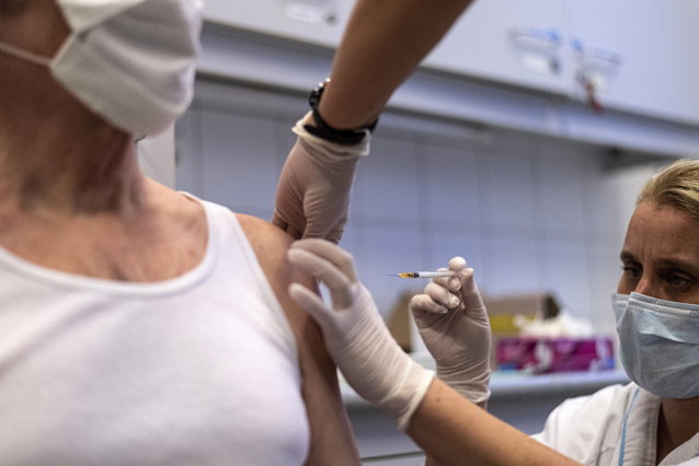 Campania de vaccinare anti COVID-19: Peste 35.000 de doze administrate în ultimele 24 de ore. Situaţia reacţiilor adverse