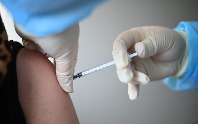 Efectul vaccinului: Numărul cazurilor noi de COVD-19 în centrele medico-sociale a scăzut cu 65% după vaccinare