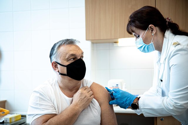 FOTO Premierul Ungariei, Viktor Orban, s-a vaccinat anti-COVID-19 cu serul chinezesc Sinopharm