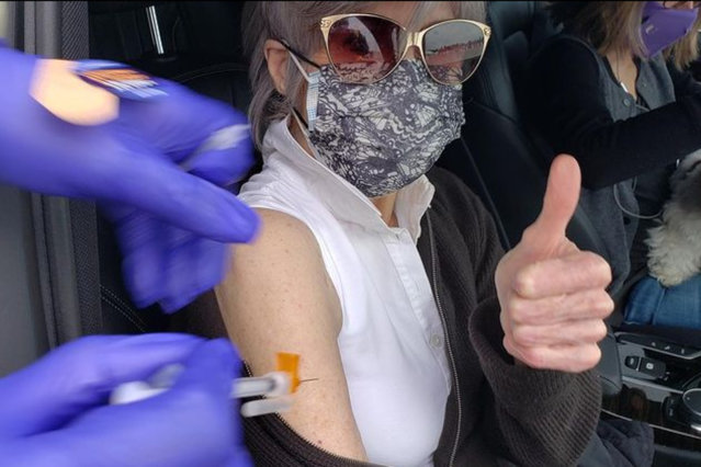 Jane Fonda s-a vaccinat împotriva coronavirusului. Actriţa de 83 de ani, fericită că înţepătura „nu doare”