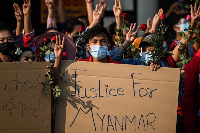 ONU: Cel puţin 18 protestatari au fost împuşcaţi mortal în Myanmar
