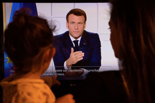 Franţa intră în carantină. Anunţul făcut de Emmanuel Macron: şcolile se închid, circulaţia va fi restricţionată