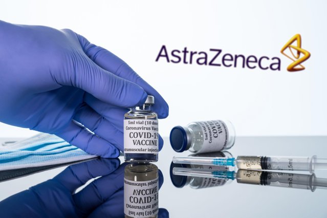 Vaccinul AstraZeneca are efecte adverse mai severe decât vaccinurile Pfizer şi Moderna?