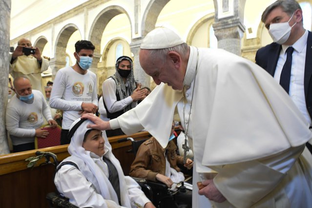 Vizită Irak. Papa Francisc, slujbă la o catedrală distrusă de ISIS: ”Terorismul şi moartea nu au niciodată ultimul cuvânt”