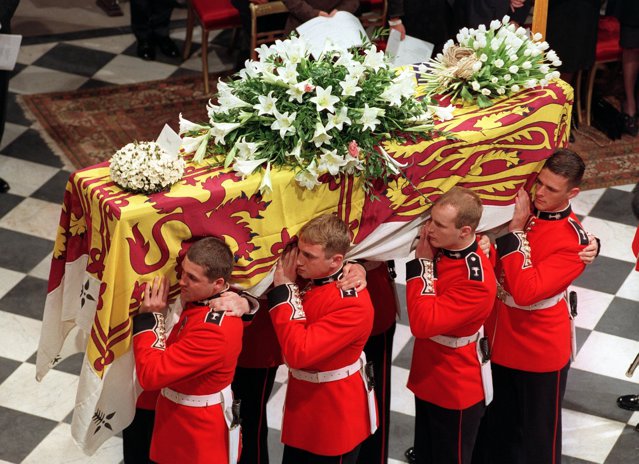 Doliu în Casa regală britanică. Funeralii. Prinţul Philip, ducele de Edinburgh, nu va avea o înmormântare de stat, ci o procesiune militară aşa cum şi-a dorit