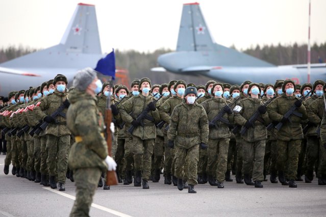 Rusia a concentrat peste 150.000 de soldaţi la graniţa cu Ucraina. Oficial UE: “Riscul escaladării este evident”