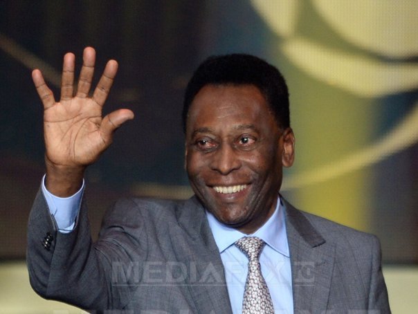 Pelé a fost internat în spital: „Să ştiţi că nu joc duminica viitoare!”