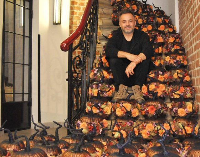 GALERIE FOTO. Master florist internaţional, Nicu Bocancea dezvăluie trendurile de Halloween în materie de dovleci “înfloriţi”