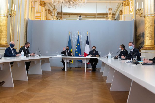 Volodimir Zelenski a vorbit cu Emmanuel Macron şi Angela Merkel despre eforturile pentru încheierea conflictului din Ucraina