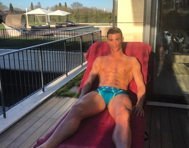 Cristiano Ronaldo a dezvăluit secretul corpului său perfect sculptat: „30 de minute de soare pe zi”