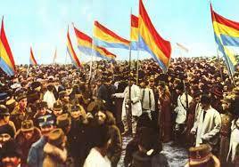 ISTORIA FĂRĂ PERDEA Marius Oprea: Emoţionantă mărturie din zilele Unirii: ”Din steagul decolorat unguresc, am vopsit şi confecţionat primul drapel românesc. La Alba Iulia, iarna îmbrăcase oraşul în alb, dar ce căldură în sufletele noastre!”