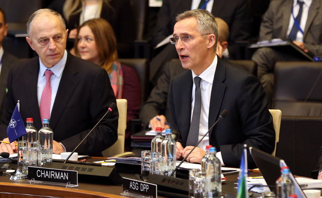 Mircea Geoană, secretarul general adjunct al NATO, a vorbit despre criza din Ucraina. El afirmă cu Rusia va plăti un preţ foarte sever dacă atacă