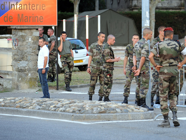 Primii militari cu care contribuie Franţa la Forţa de Răspuns a NATO au ajuns în România