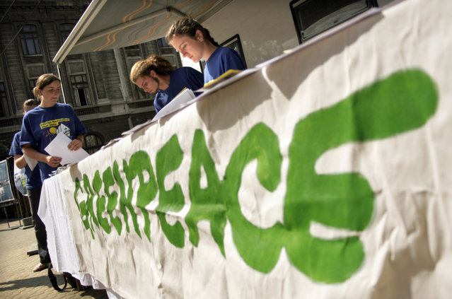 Greenpeace ia în calcul atacarea în justiţie a Actului delegat privind gazele naturale şi energia nucleară
