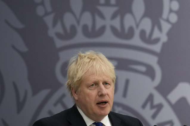 Boris Johnson a anunţat că migranţii care intră ilegal în Marea Britanie vor fi transportaţi în Rwanda
