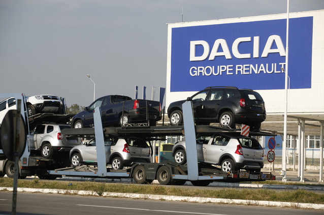 Uzina Dacia a iniţiat un proces de plecări voluntare. Sume oferite în funcţie de vechime