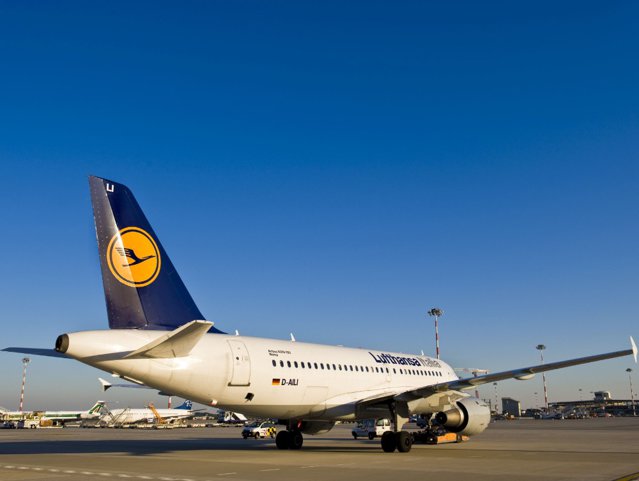 Lufthansa va anula 800 de zboruri vineri din cauza grevei piloţilor