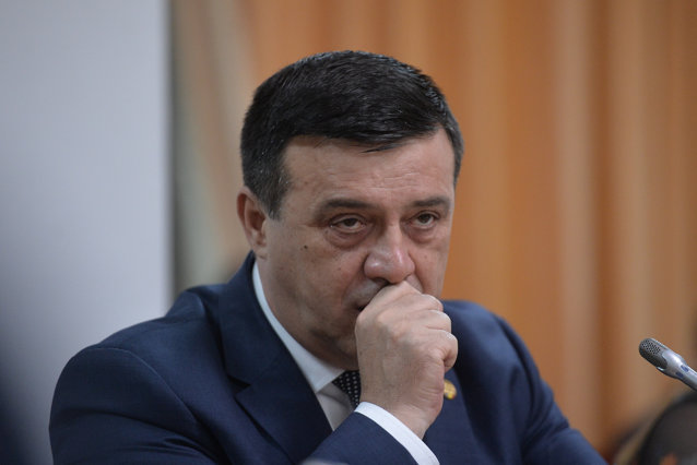 PSD îi cere vicepreşedintelui Curţii de Conturi Niculae Bădălău să îşi depună demisia