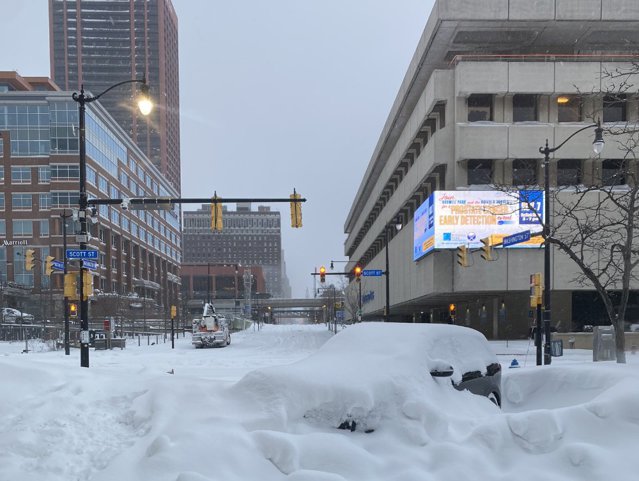 Viscol în Buffalo: Furtuna transformă oraşul într-o „zonă de război”