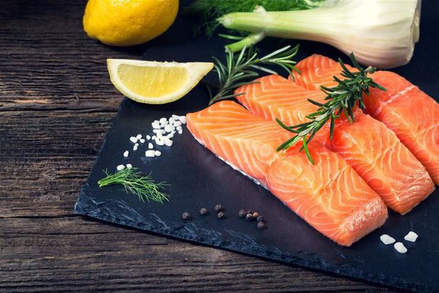 Consumul de peşte gras săptămânal reduce riscul de boli de rinichi – studiu