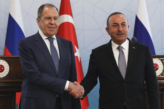 Erdogan îşi schimbă politica faţă de Damasc. Miniştrii de Externe ai Rusiei, Turciei şi Siriei plănuiesc să se întâlnească