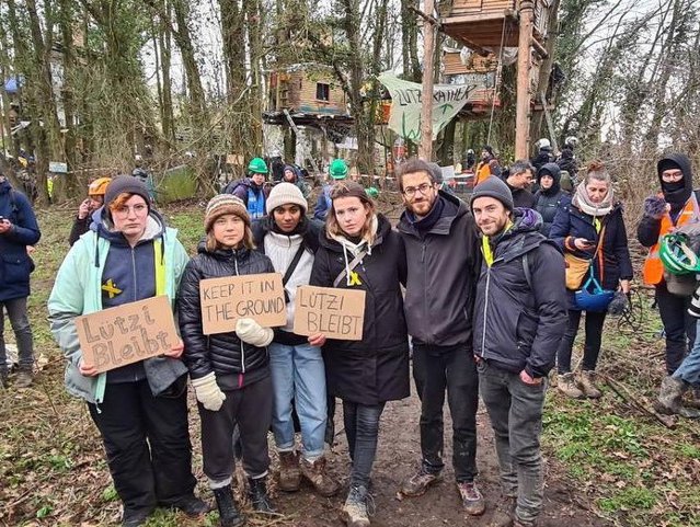 Greta Thunberg se alătură activiştilor germani. Proteste violente după ce un sat a fost evacuat pentru a extinde o mină de cărbune