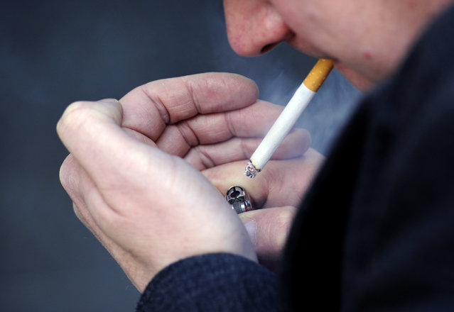 700.000 de persoane din UE mor anual din cauza fumatului. În România, peste 31% din populaţie fumează zilnic