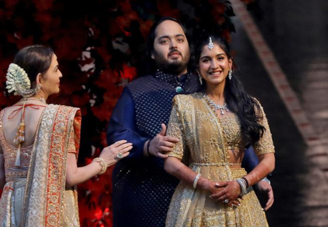 India, în sărbătoare. Rihanna, Zuckerberg şi Gates, la petrecerea de dinainte de nuntă a fiului magnatului indian Ambani / Ginerele a slăbit de la 200 de kilograme