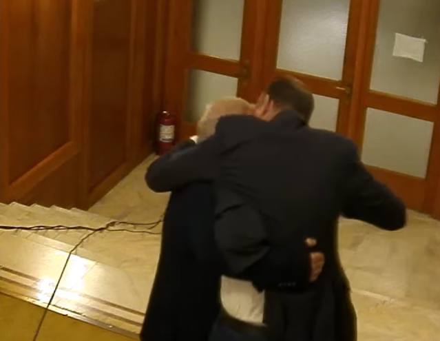 Rodeanu: PNL fără mască – înjurături şi bătaie în Parlament / Florin Roman spune că a fost agresat de Dan Vîlceanu