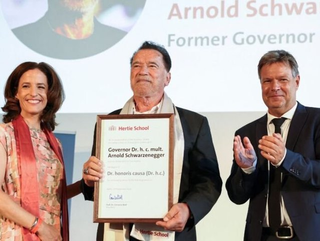 Arnold Schwarzenegger a primit titlul de Doctor Honoris Causa al unei universităţi din Berlin