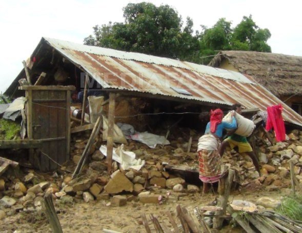 Inundaţiile catastrofale din Nepal: 170 de morţi şi pagube masive în urma ploilor musonice record