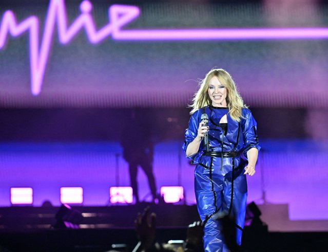 Kylie Minogue anunţă cel mai mare turneu din ultimii zece ani şi un nou album