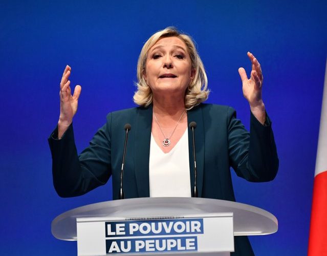 Marine Le Pen, faţă în faţă cu un proces crucial: Acuzaţii de deturnare de fonduri UE