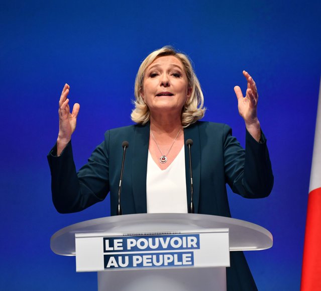 Marine Le Pen, faţă în faţă cu un proces crucial: Acuzaţii de deturnare de fonduri UE